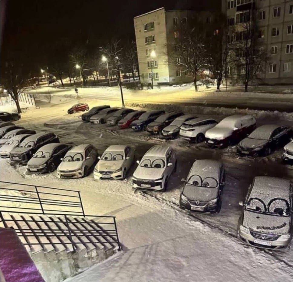 *Косплей на мультфильм Тачки*