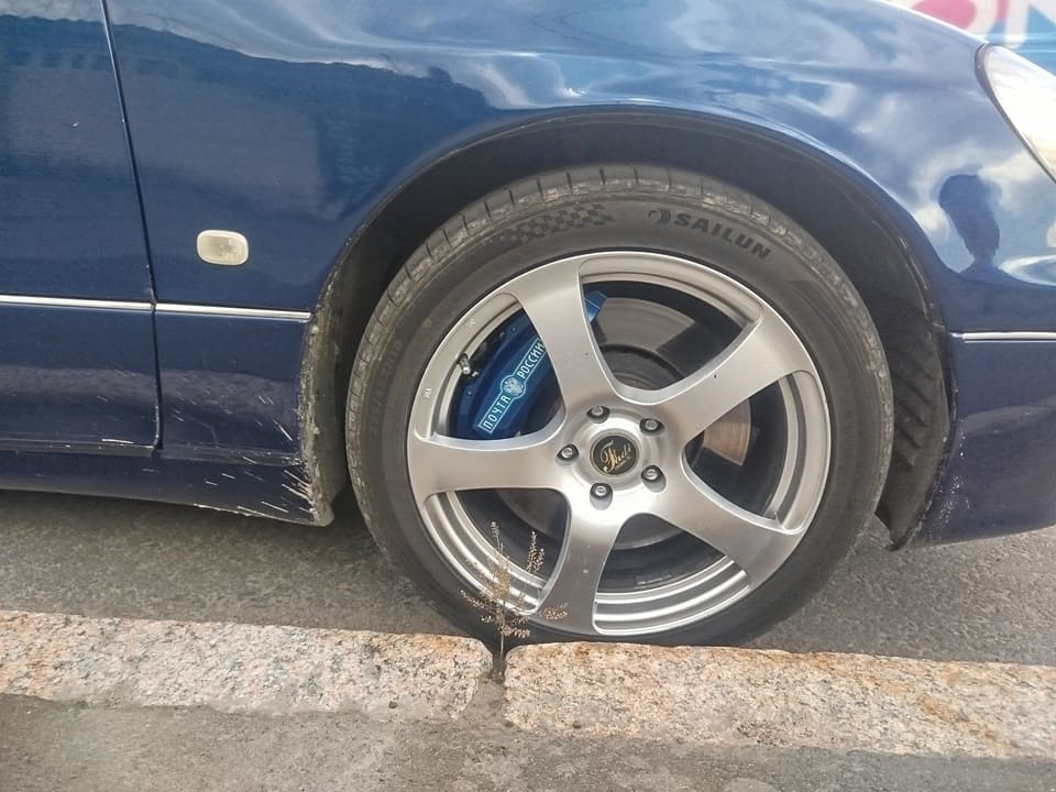 *Тормозные колодки от Почты России*