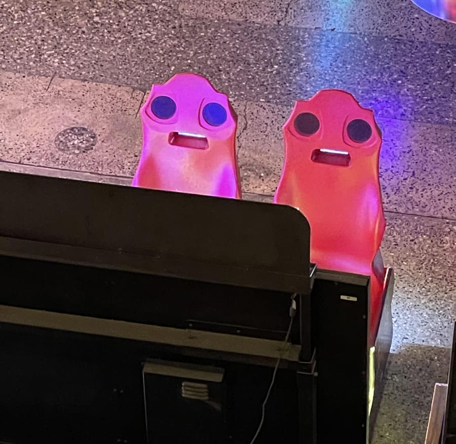 *Явно что-то страшное увидели*