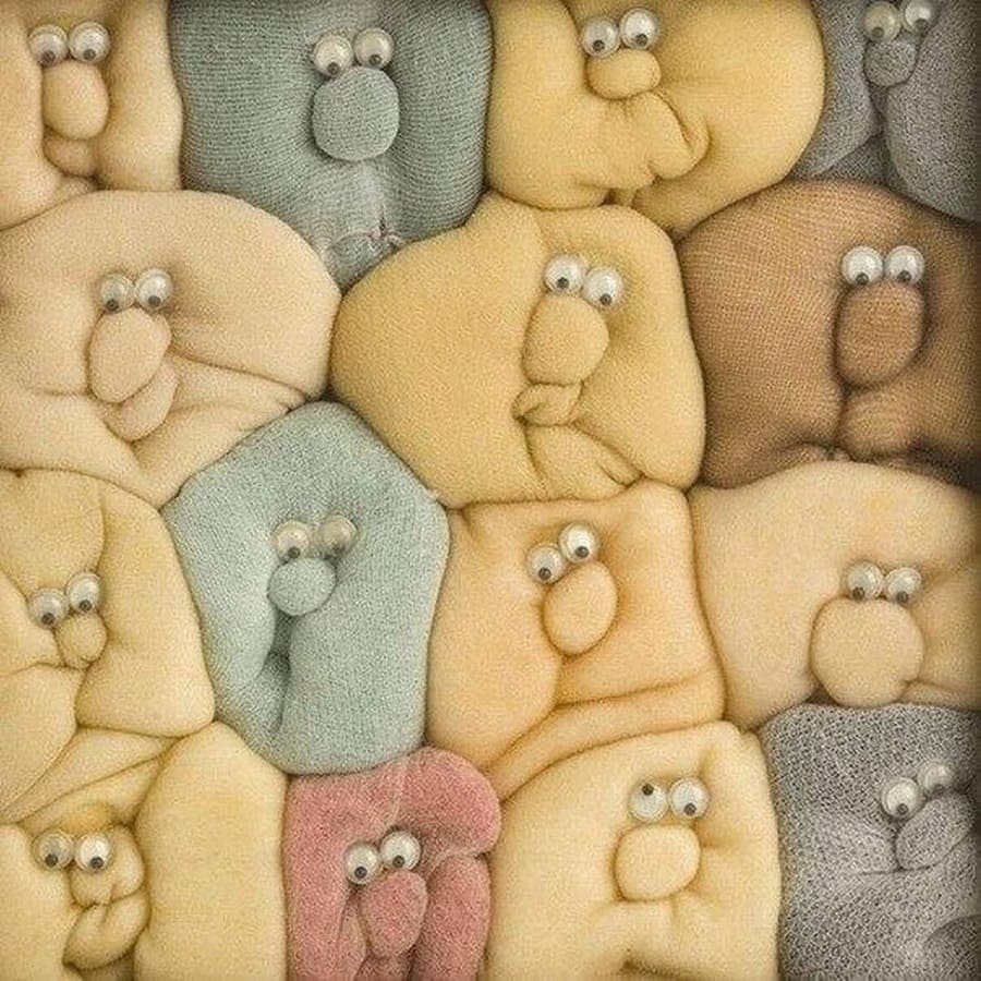 *Утром в метро*